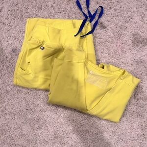 Serving Lime High Waisted Figs Scrub Set S/SP